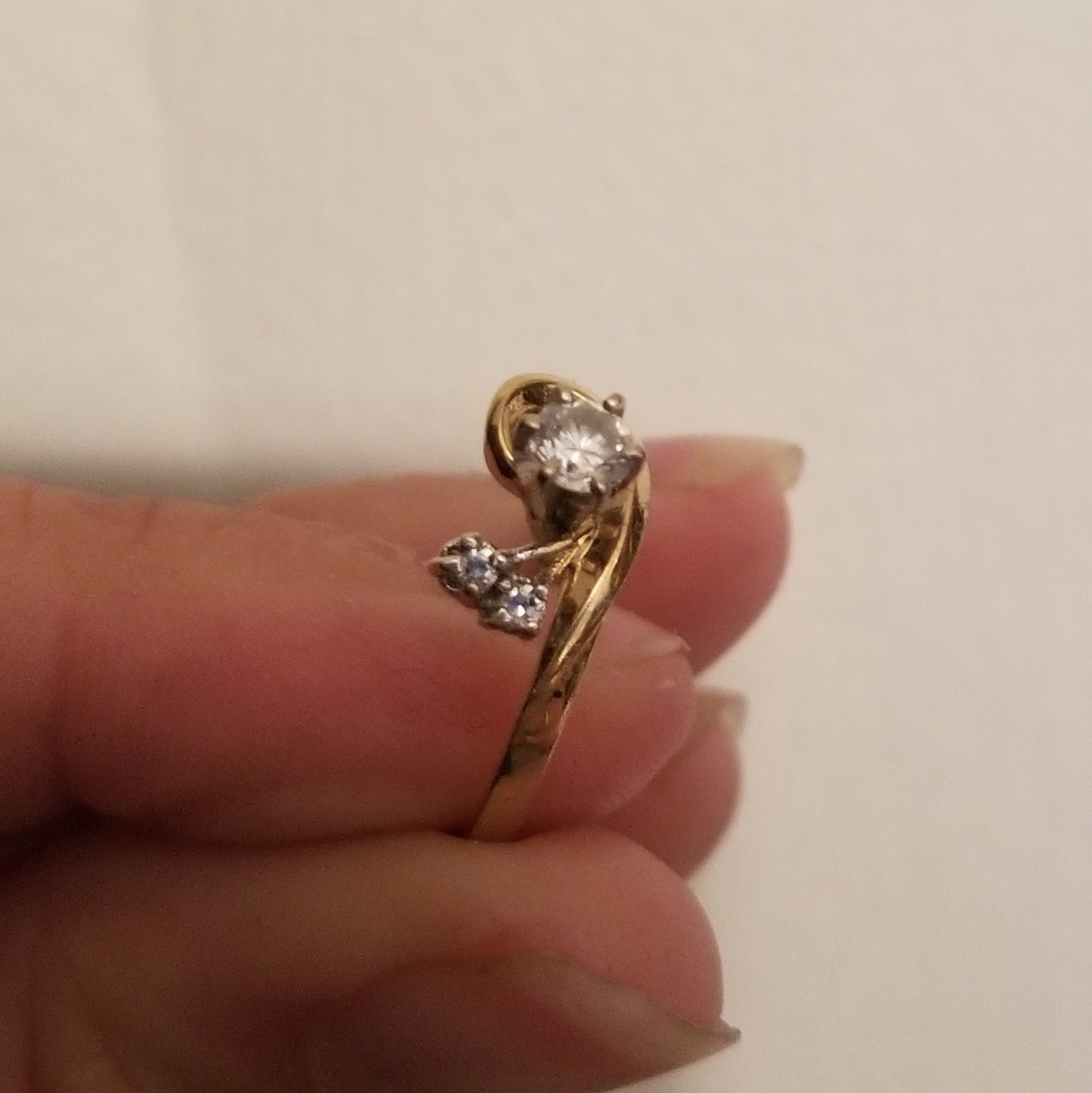 Solitaire Diamond-esque Ring - Picture 3 of 3